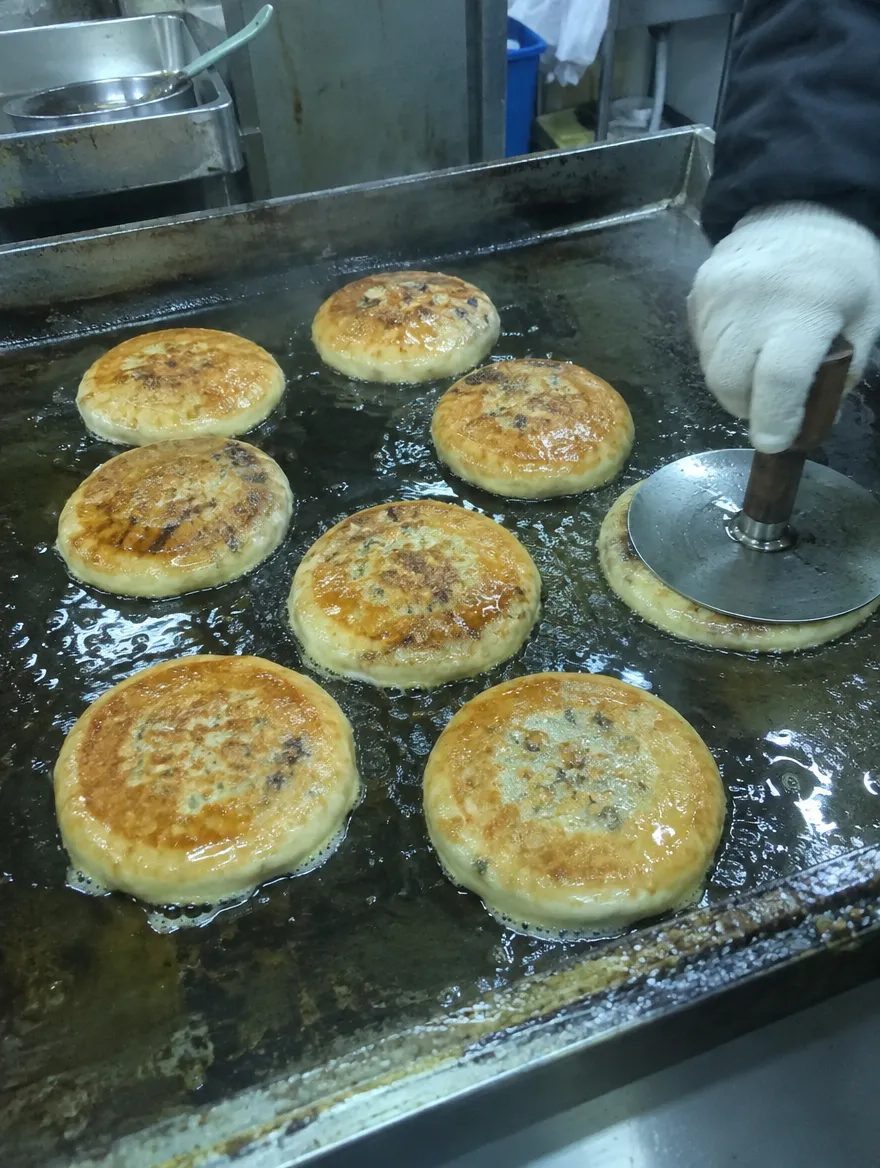 안암 매장 철판 위에서 굽는 호떡 (가상 이미지)